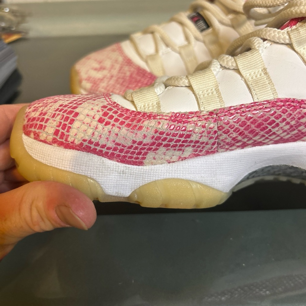 Size 8 - Air Jordan 11 Retro Low Pink Snakeskin W - Picture 13 of 16